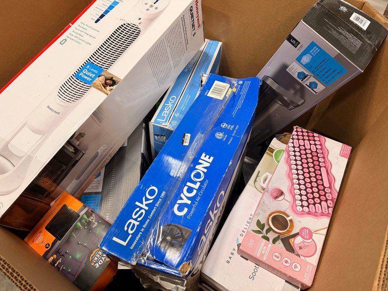 Target Electronics Pallet with wholesale customer return electronics, household appliances, headphones, gaming accessories, and small appliances
