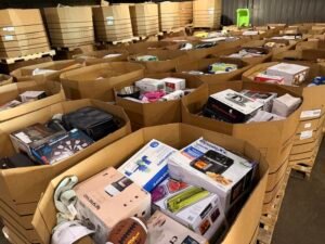 Small Appliances & Housewares Truckload with wholesale coffee makers, air fryers, blenders, cookware, vacuums, and household essentials