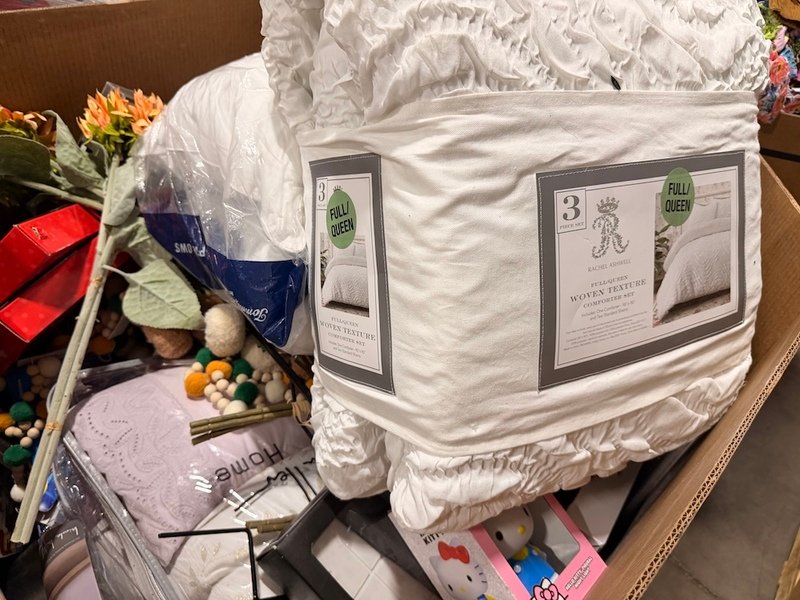 Off-Price Name-Brand GM Truckload featuring wholesale furniture, electronics, handbags, kitchenware, toys, sporting goods, home décor, and brand-new shelf-pull merchandise