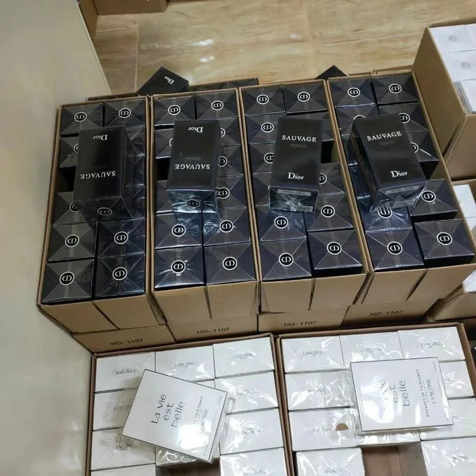 Mixed Perfume Pallet with 200 brand-new factory-sealed designer fragrances for men and women ready for wholesale resale