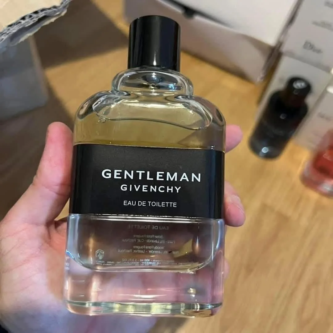 Mixed Perfume Pallet with 200 brand-new factory-sealed designer fragrances for men and women ready for wholesale resale