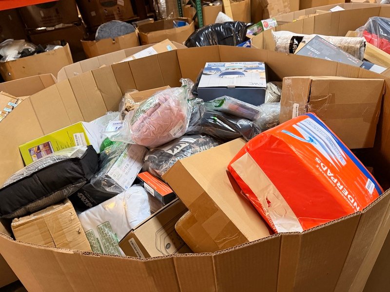 AMZ LPN Electronics Truckload with 6,500 to 7,500 Amazon liquidation items featuring premium electronics, gadgets, tools, toys, and general merchandise