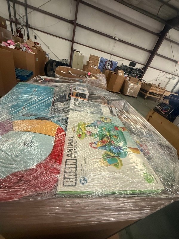 Toys Truckload with 150 to 170 wholesale toy items per pallet packed in 4-foot Gaylords for resale businesses
