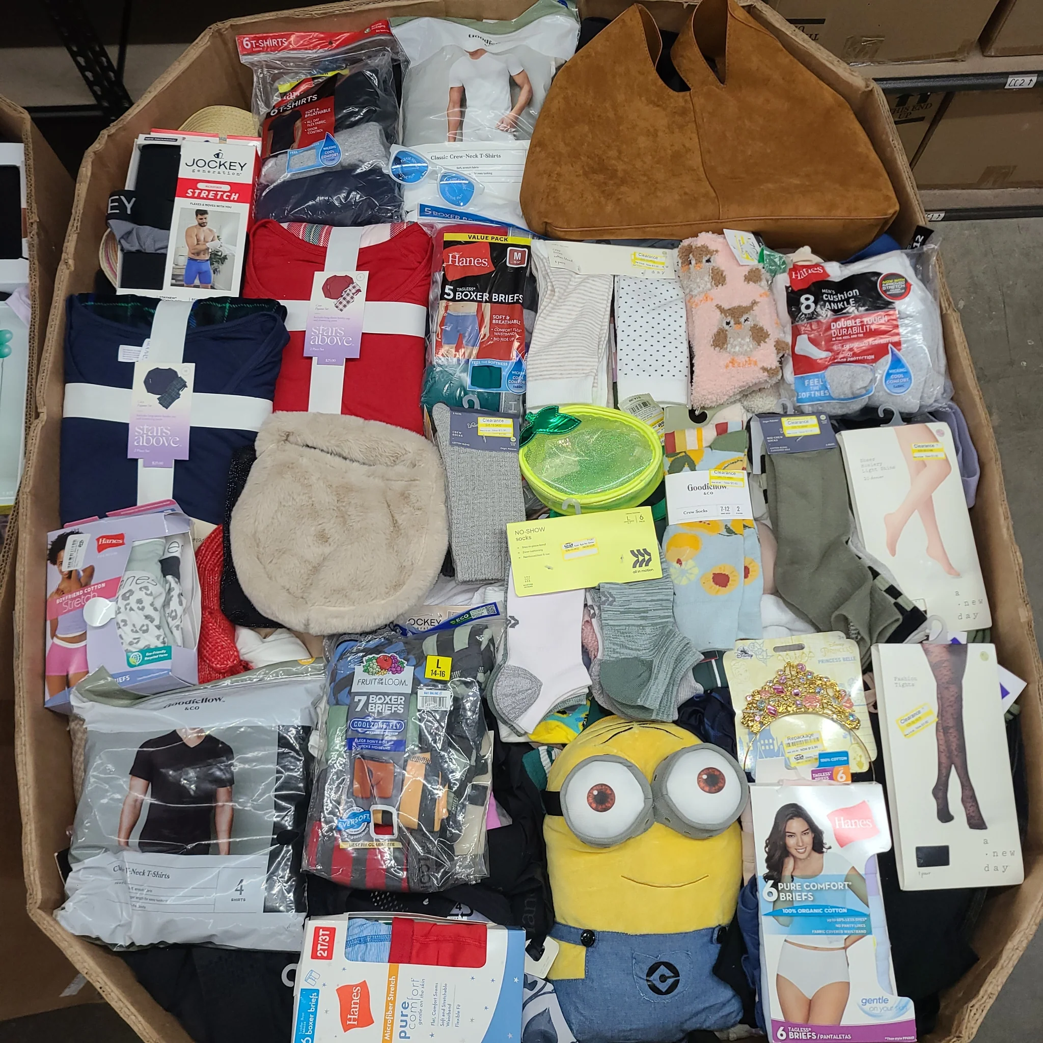 Target Accessories Wholesale Pallet with 1,500 plus pieces of handbags, jewelry, socks, bras, hats, belts, and fashion accessories