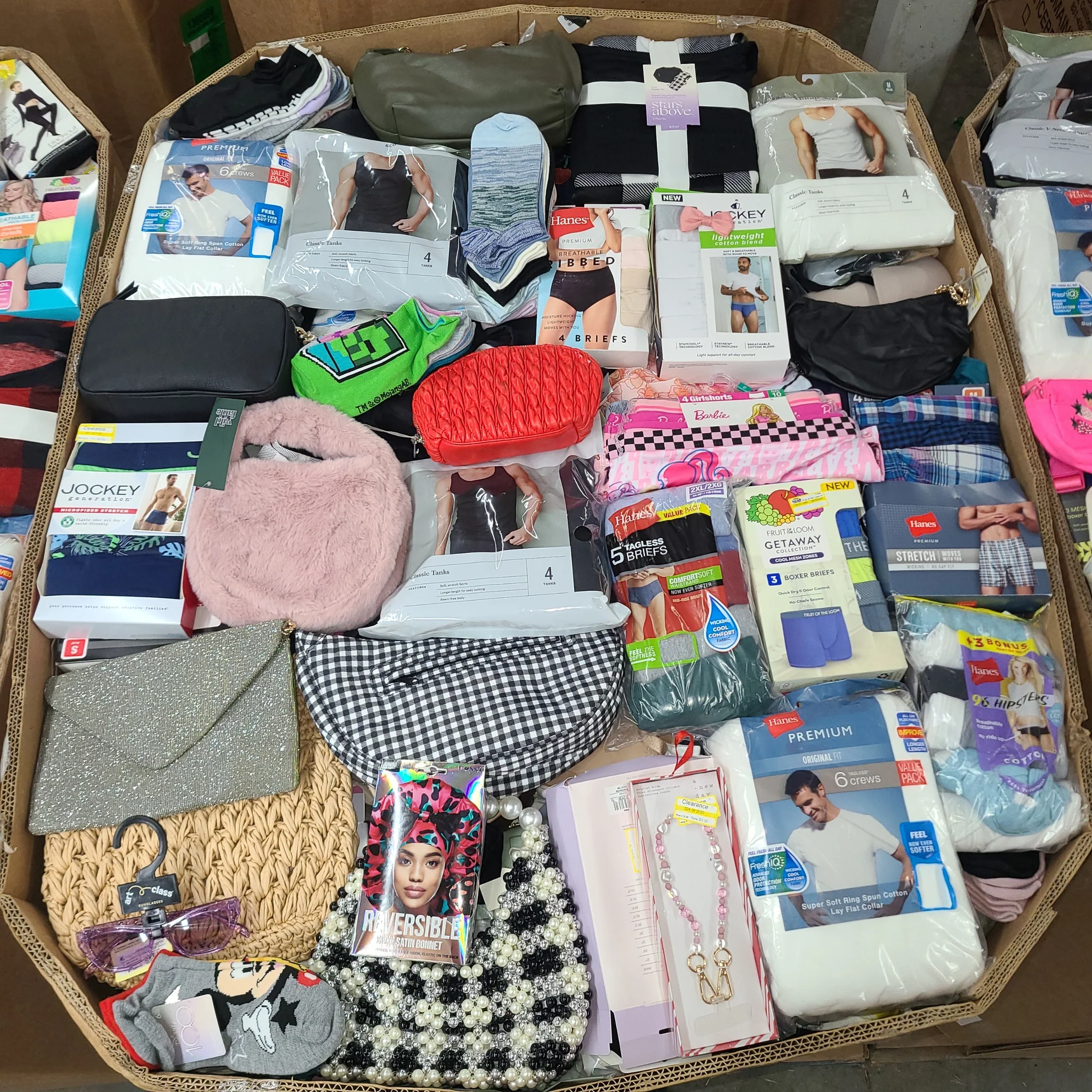 Target Accessories Wholesale Pallet with 1,500+ new fashion accessories including handbags, jewelry, socks, bras, belts, hats, and more