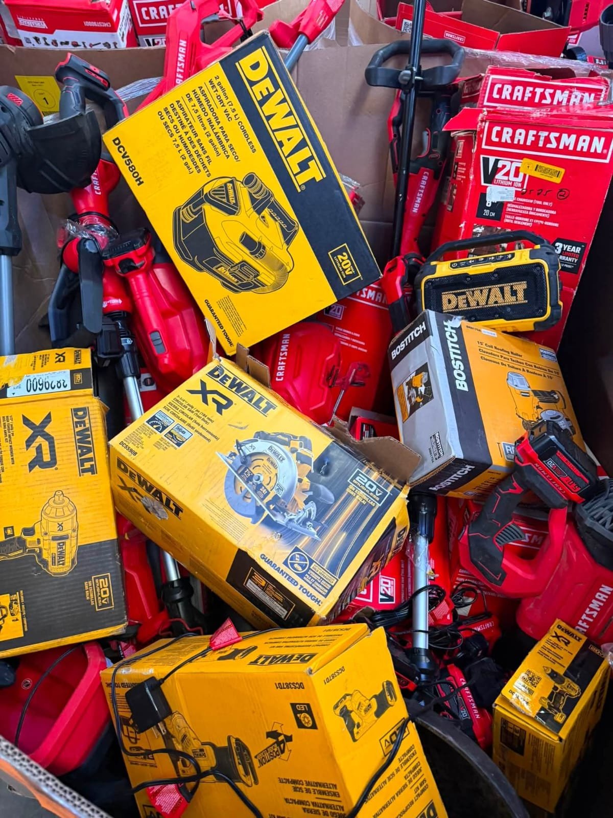 HD Lowe's Mixed Tools Pallet with wholesale power tools, hand tools, hardware, accessories, and home improvement products ready for resale
