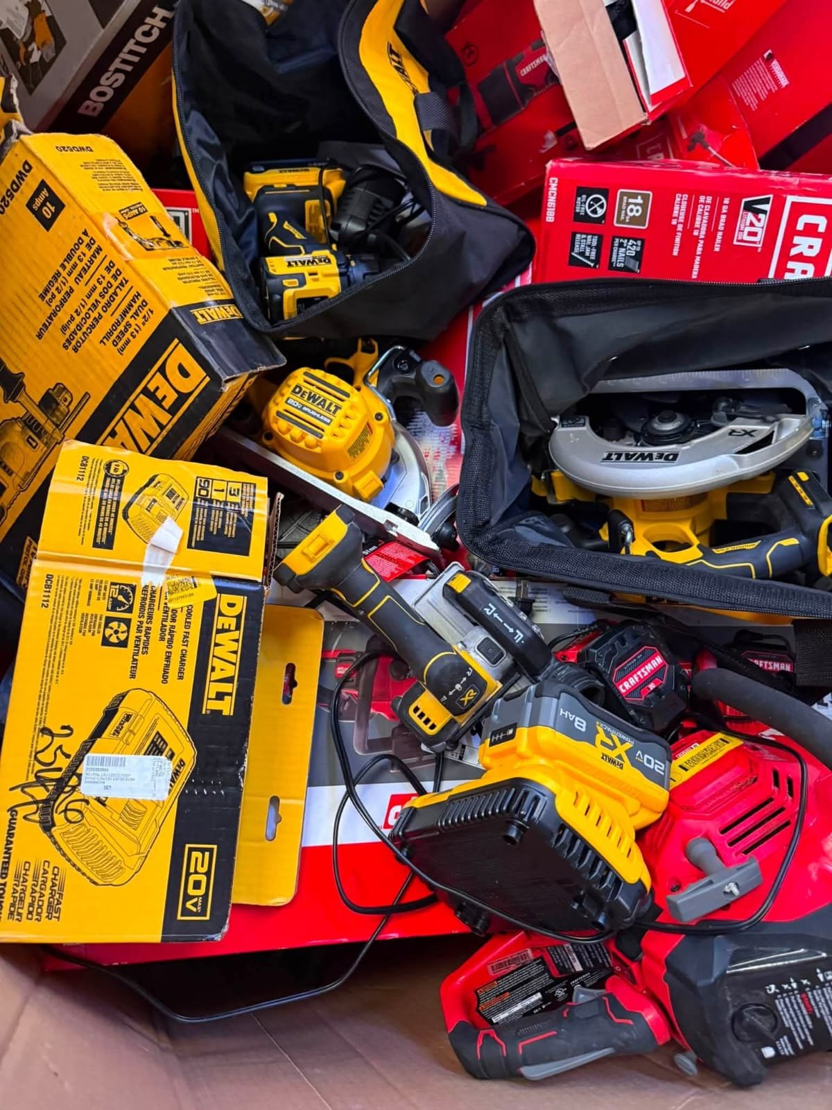 HD Lowe's Mixed Tools Pallet with wholesale power tools, hand tools, hardware, accessories, and home improvement products ready for resale