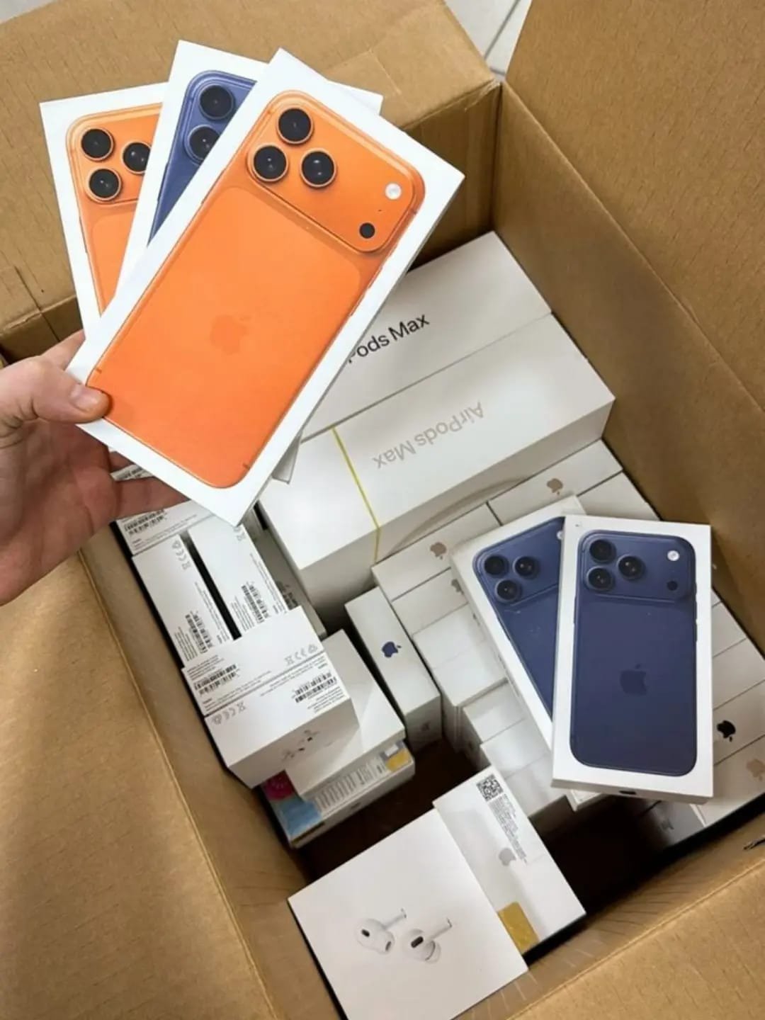 Apple iPhone 16 & iPhone 17 Pallet featuring approximately 17 genuine Apple smartphones including iPhone 16, iPhone 16 Pro, iPhone 17, and iPhone 17 Pro for wholesale resale.